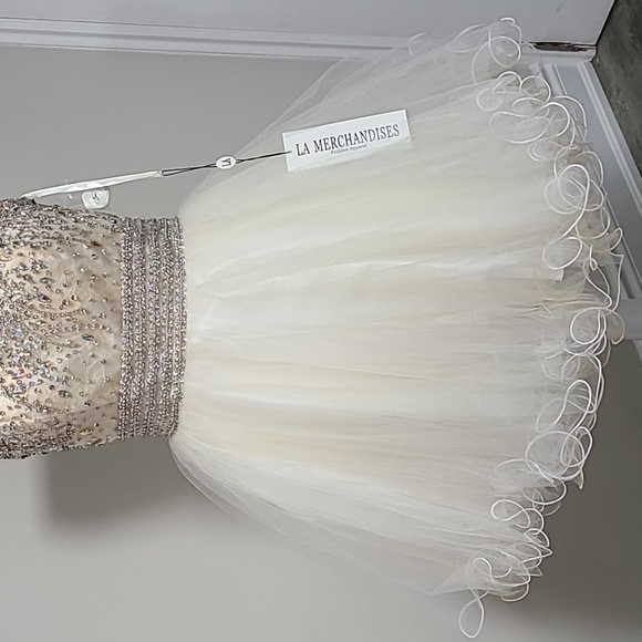 La Merchandises Fashion Apparel Sweetheart Dress - Picture 2 of 7